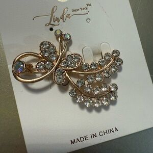 Linda New York Crystal Brooch